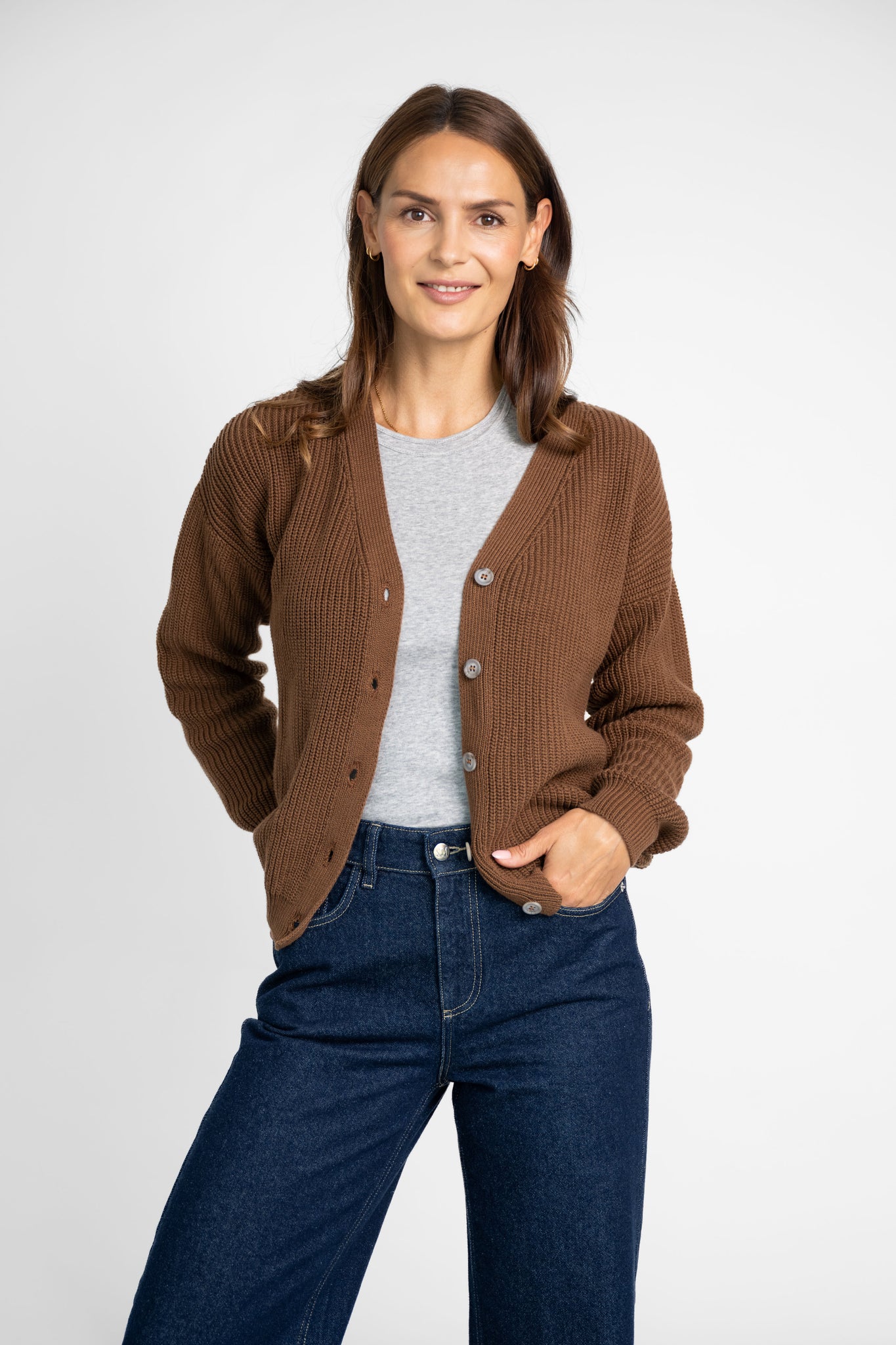 Kurze Strickjacke dunkelbraun