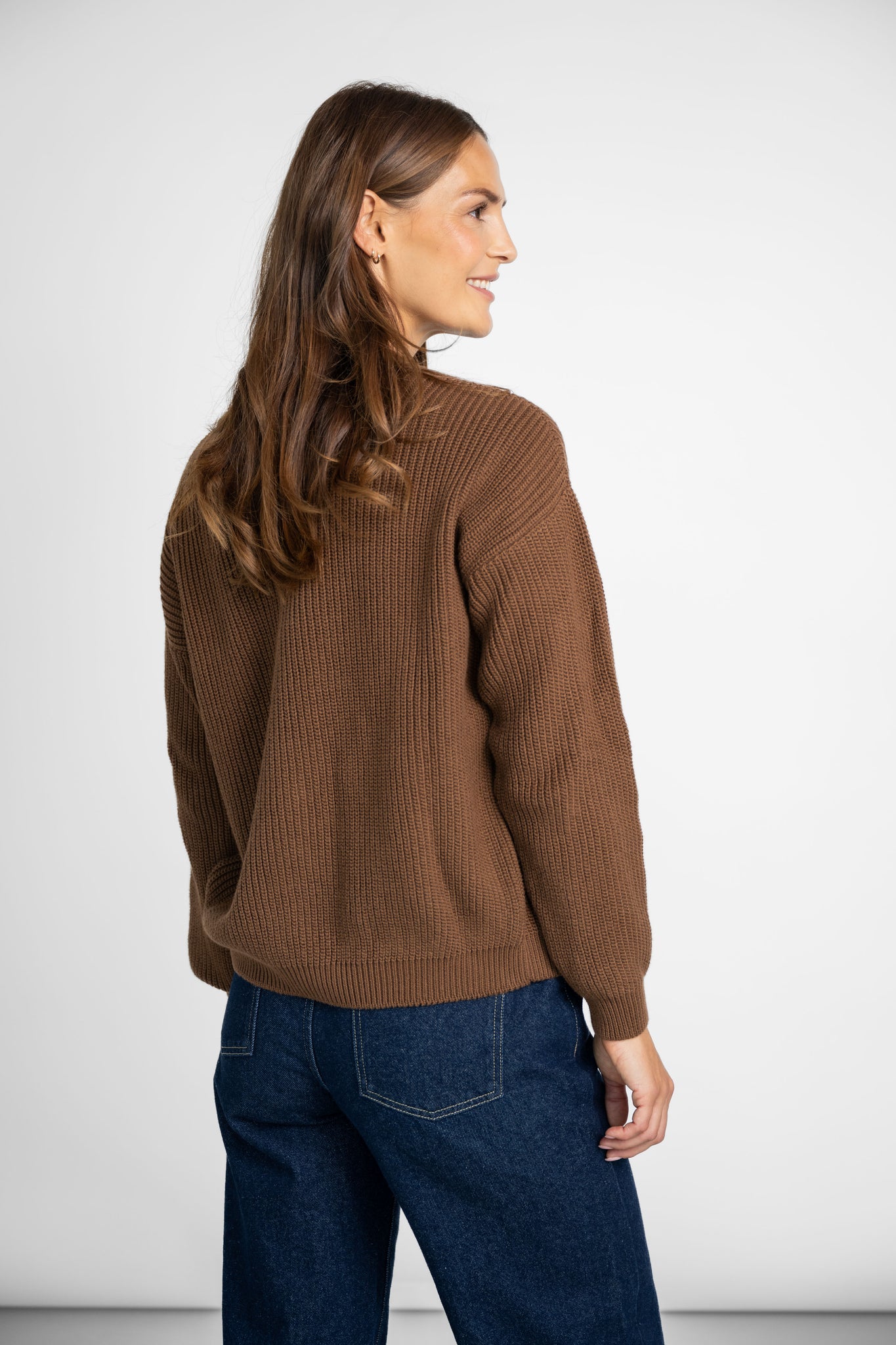 Kurze Strickjacke dunkelbraun