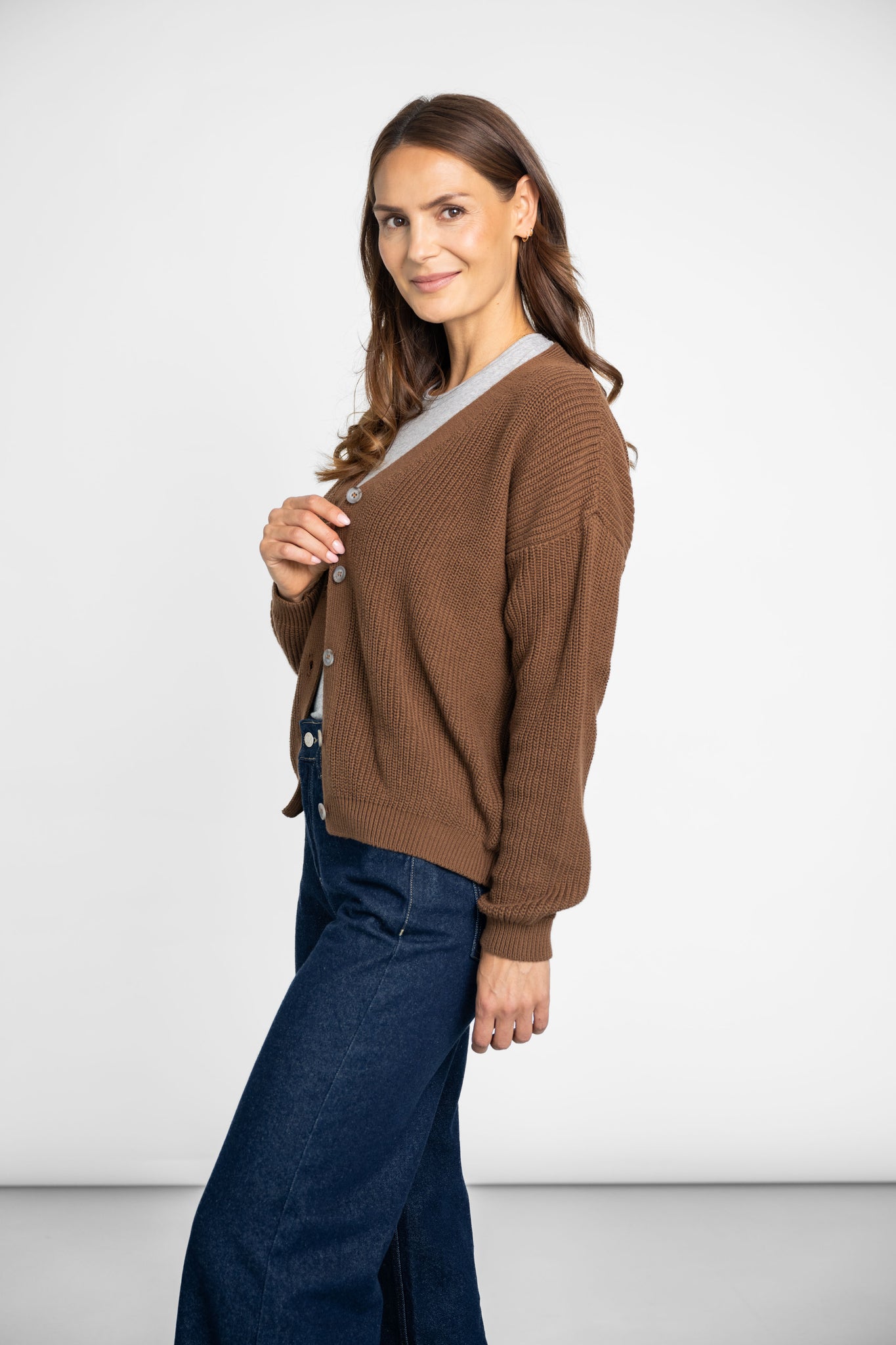 Kurze Strickjacke dunkelbraun