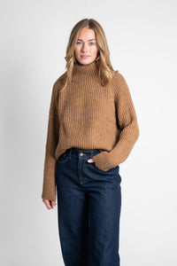 Verkürzter Rollkragenpullover braun