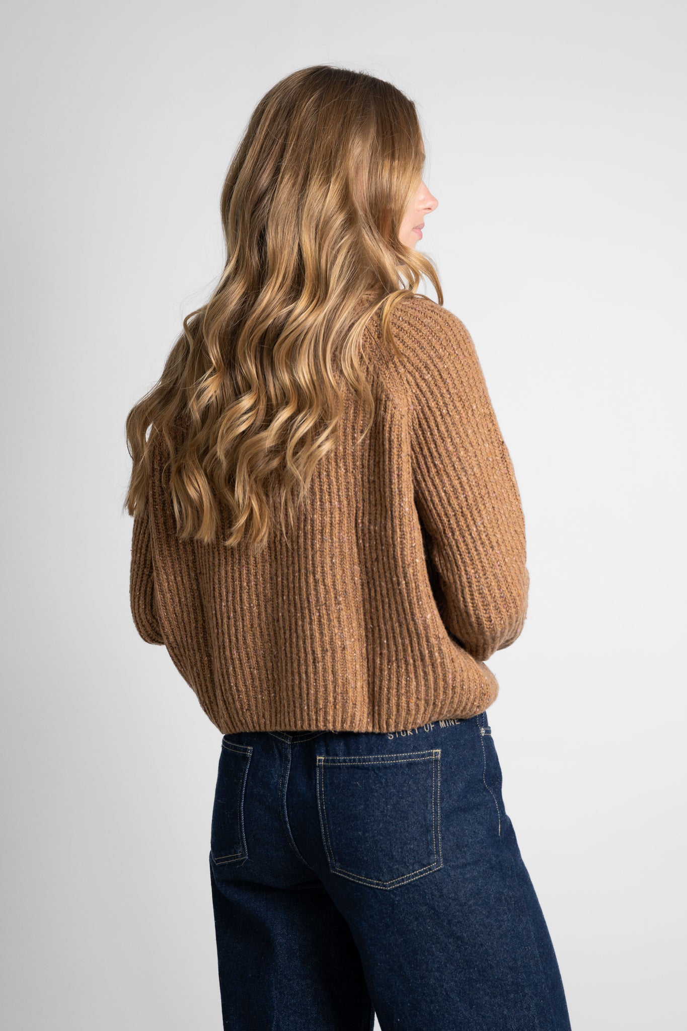 Verkürzter Rollkragenpullover braun