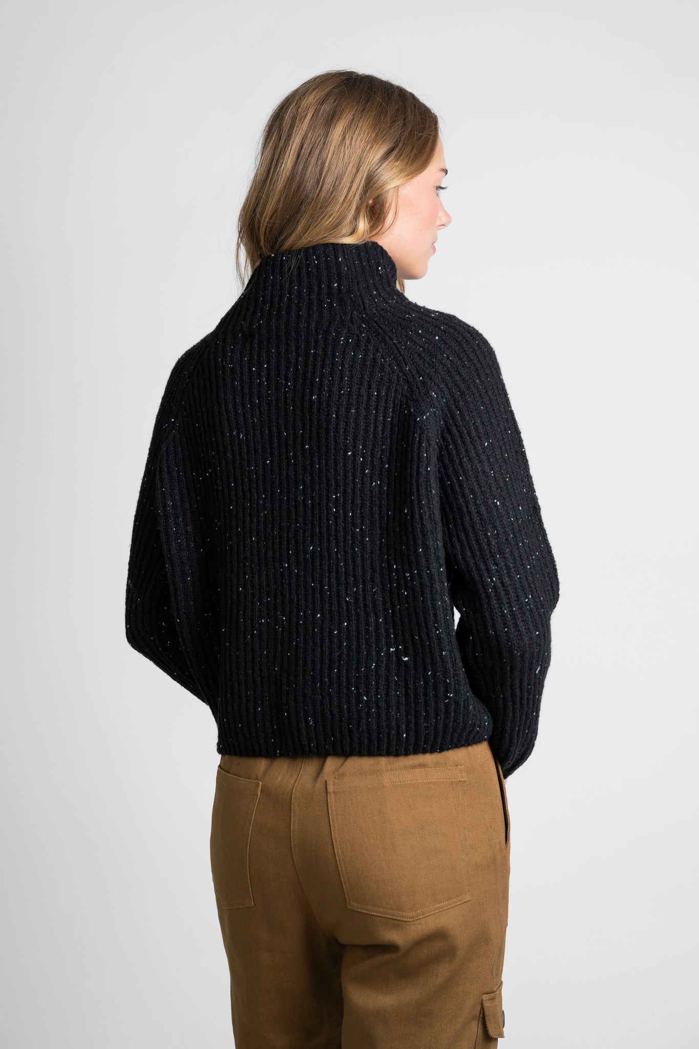 Verkürzter Rollkragenpullover schwarz