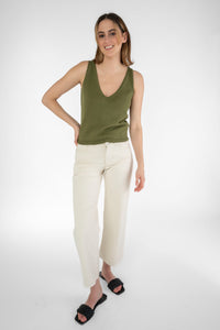 Knitted top made from organic cotton