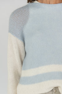 fein und leicht gestrickter kuscheliger Pullover