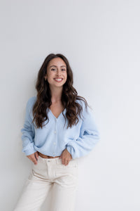 Kurze Strickjacke hellblau