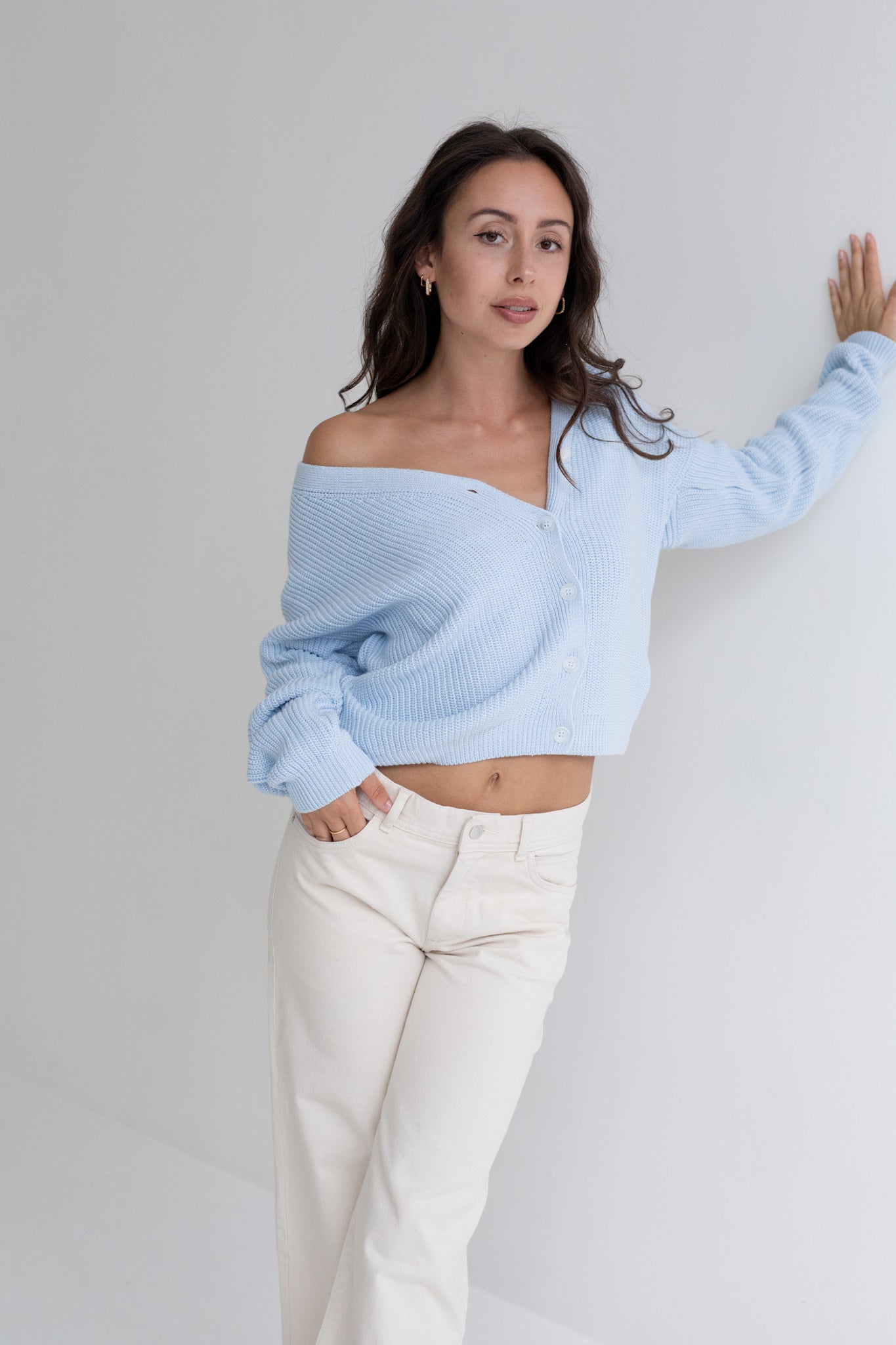 Kurze Strickjacke hellblau