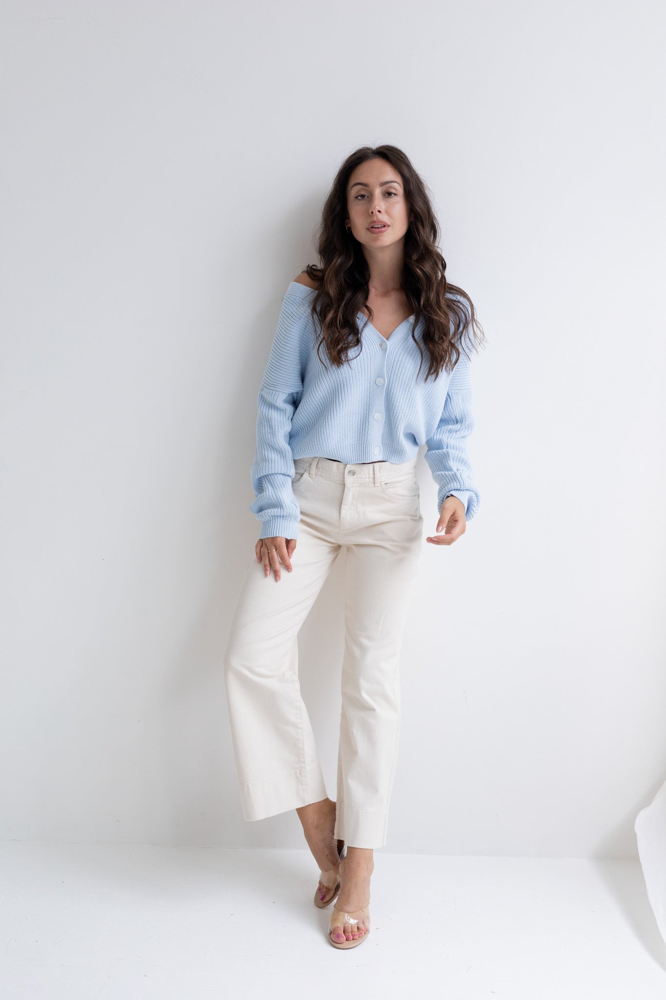 Kurze Strickjacke hellblau