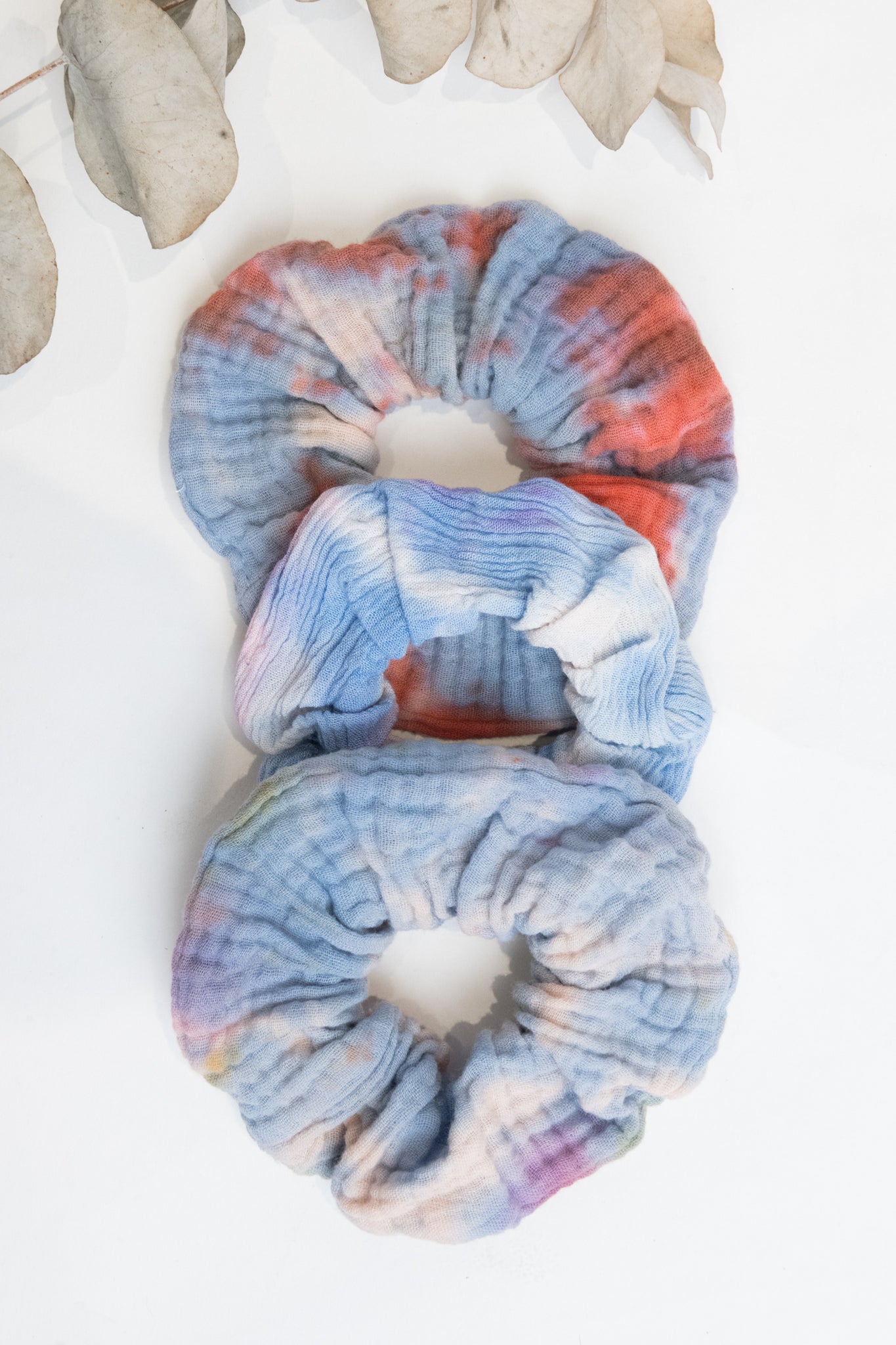 Batik Scrunchie hellblau