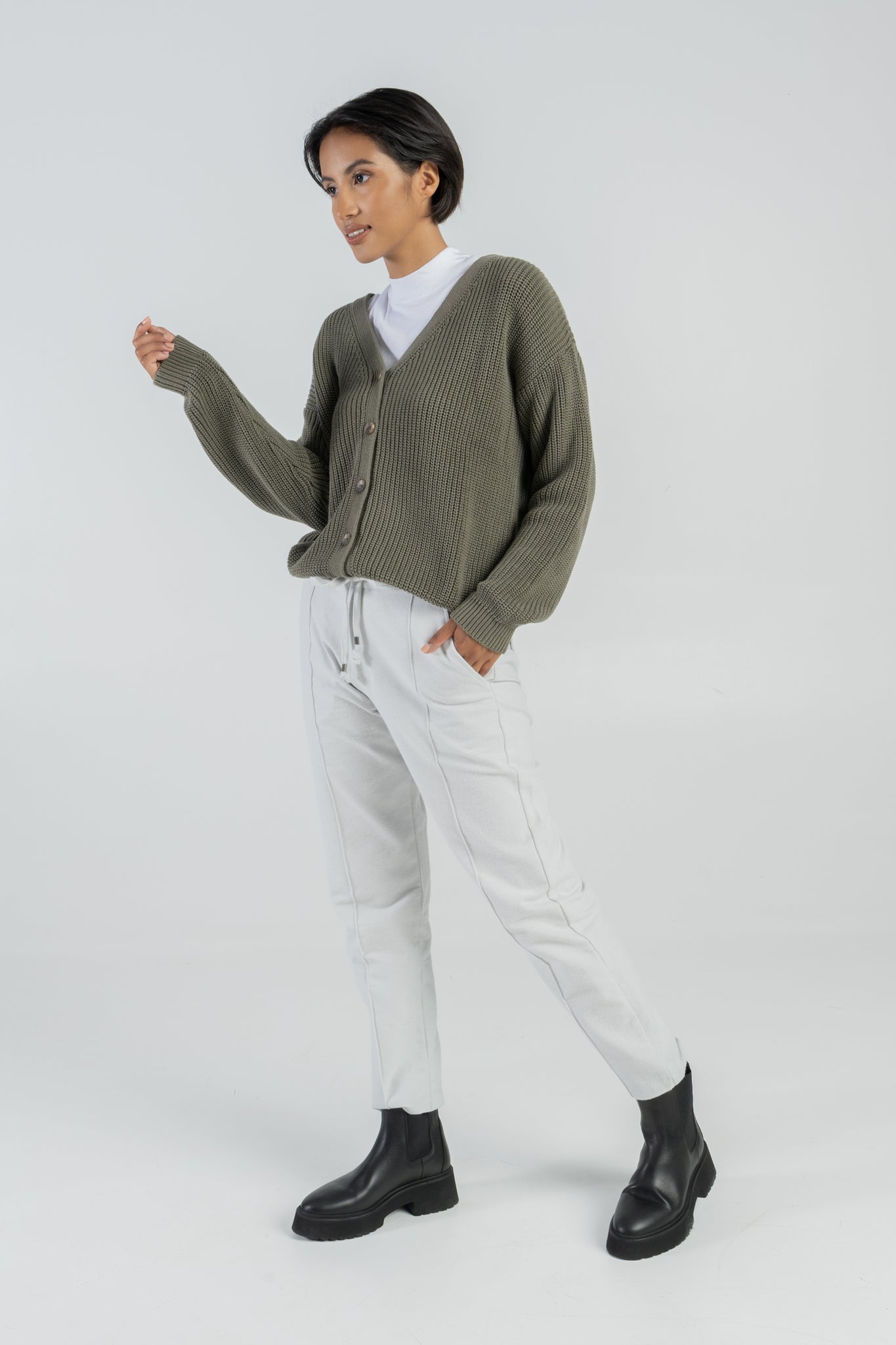 Straight leg trousers made from organic cotton