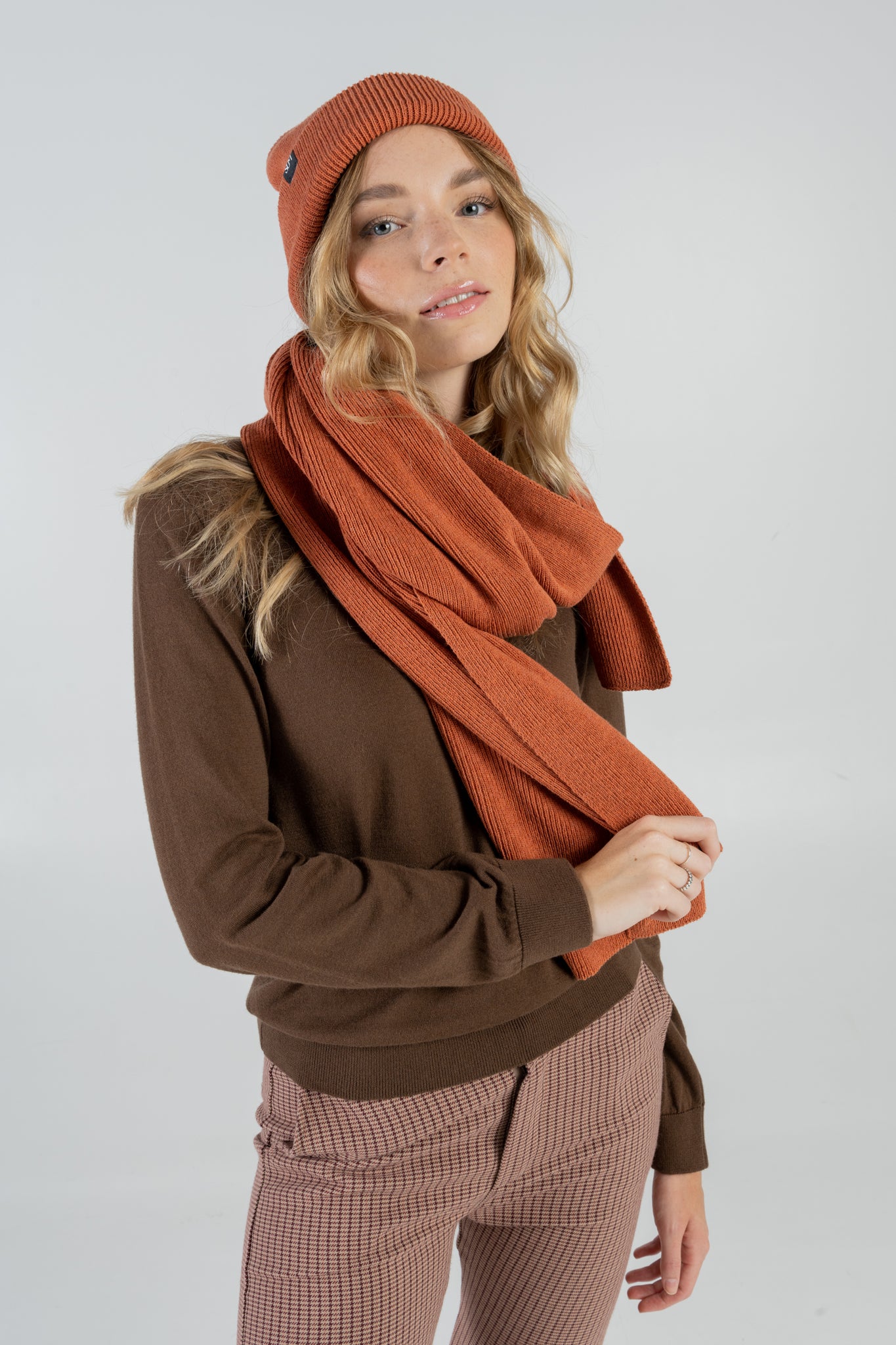 Kaufe Strickschal- und Mütze im Set und spare 20%