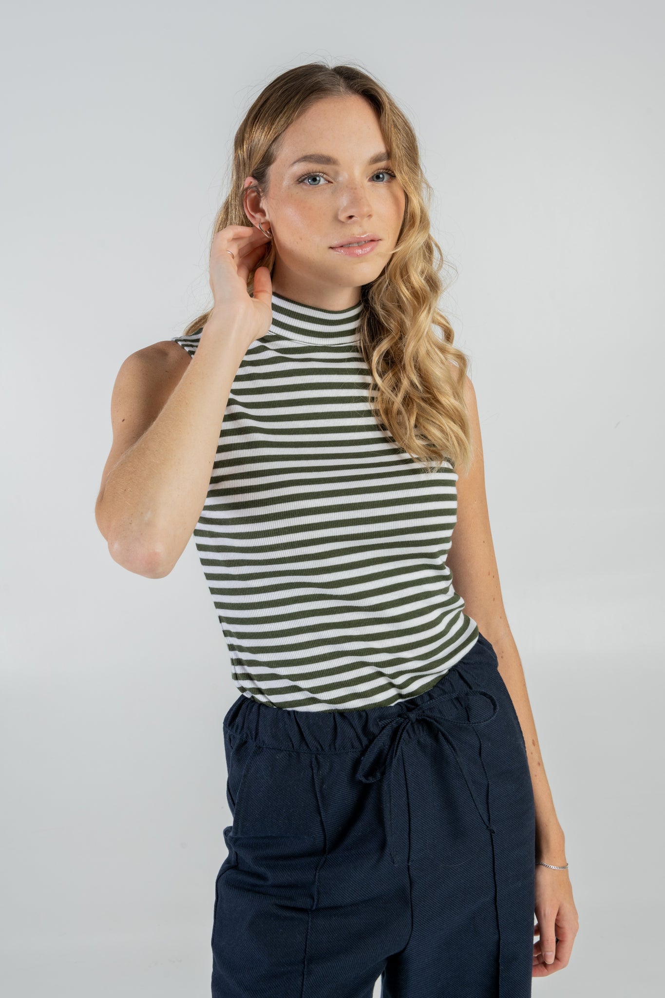 Striped top with stand-up collar 