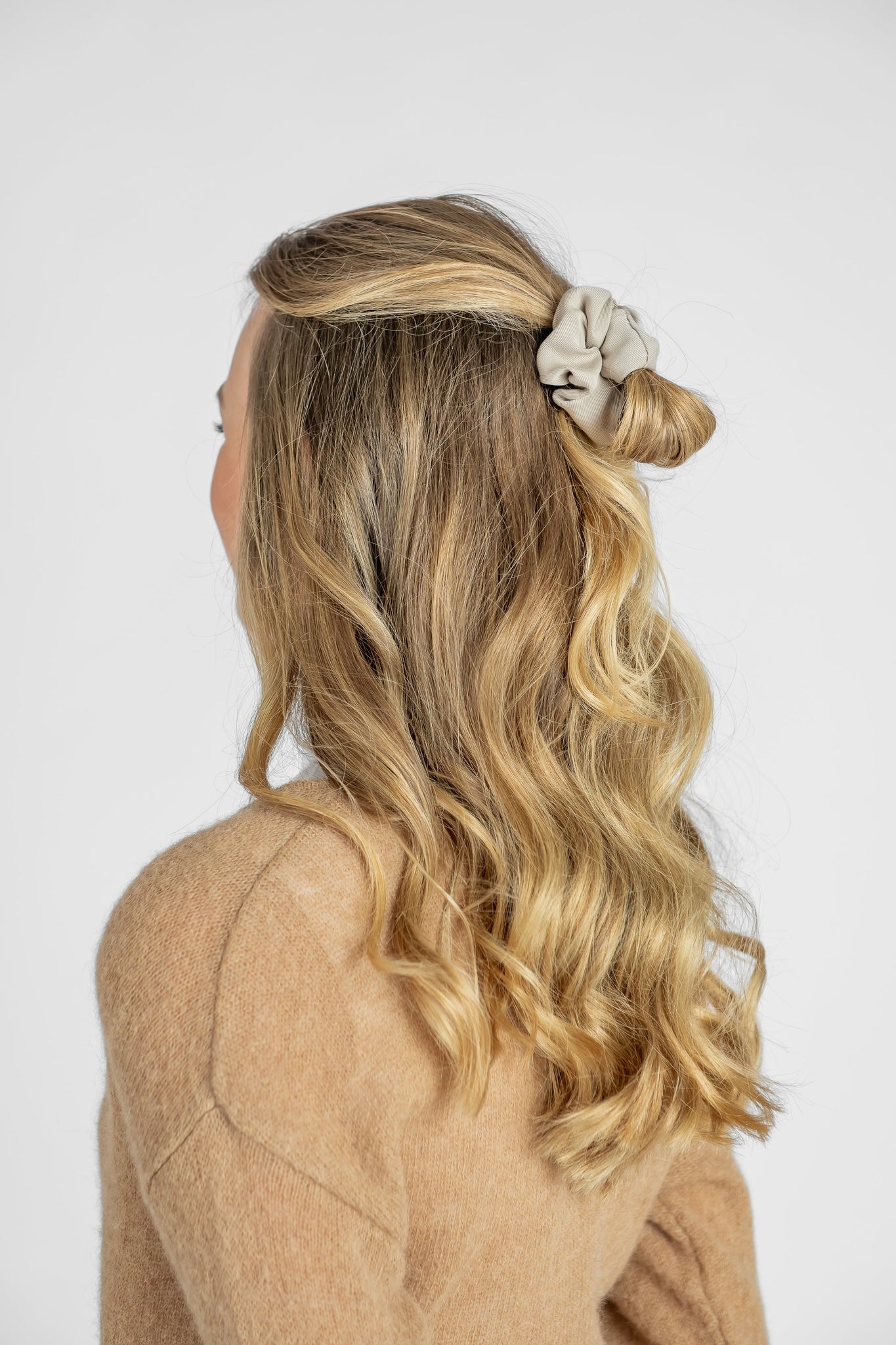 Nachhaltiger Scrunchie aus 100% Tencel Lyocell in beige