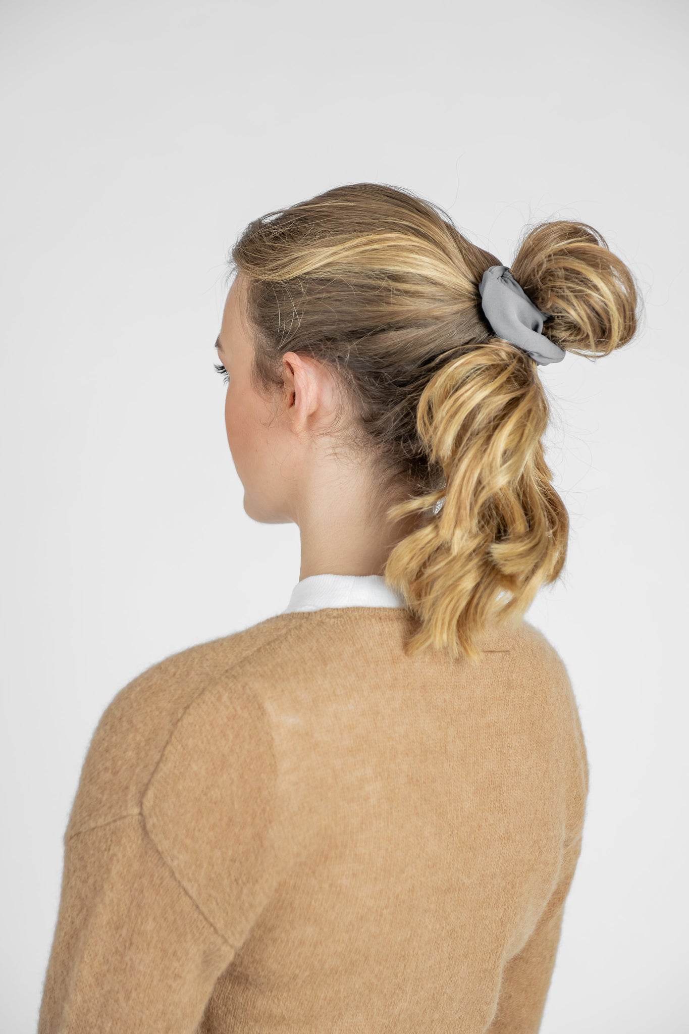 Nachhaltiger Scrunchie aus 100% Tencel Lyocell in hellblau